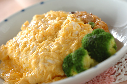 卵のせエンドウ豆入りオムライス