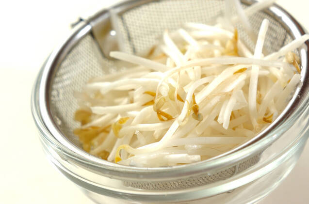 簡単！もやしのナムル 炒めてやみつきの味わい by保田 美幸さんの作り方の手順1