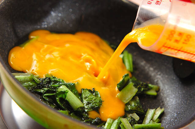 小松菜の卵炒めの作り方の手順2