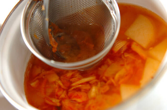 ジャガイモとキムチのみそ汁の作り方の手順4