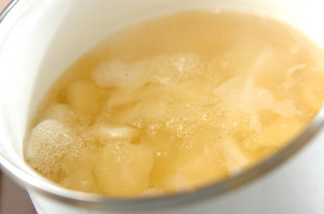 ジャガイモとキムチのみそ汁の作り方の手順3