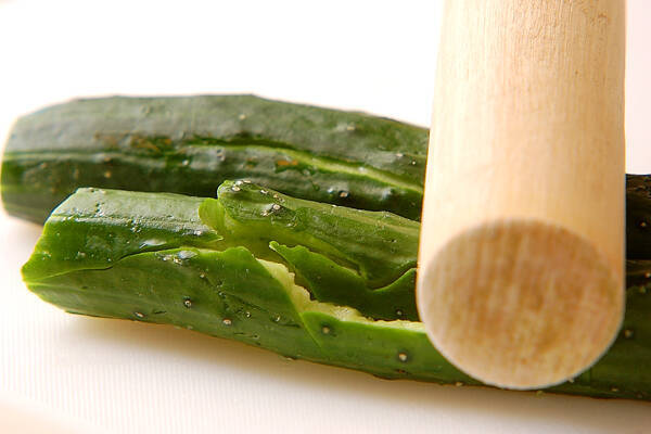 やみつき！無限きゅうりの中華風炒め byTomozouさんの作り方の手順1