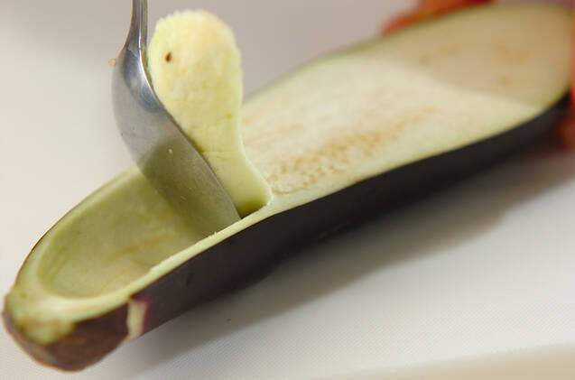 マヨネーズとおみそで2つの味わい☆ナスグラタンの作り方の手順1