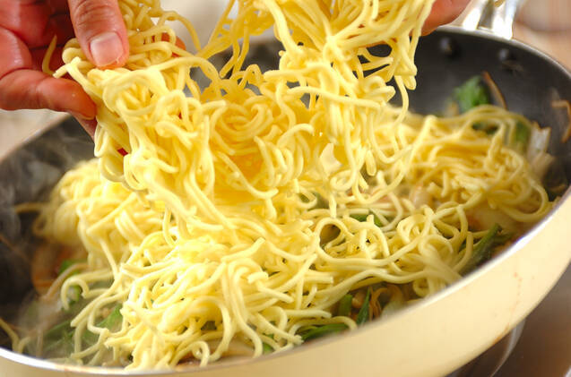 照り焼き焼きそばの作り方の手順3