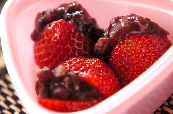 イチゴの小豆サンド