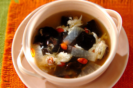 たっぷりキクラゲのスープ