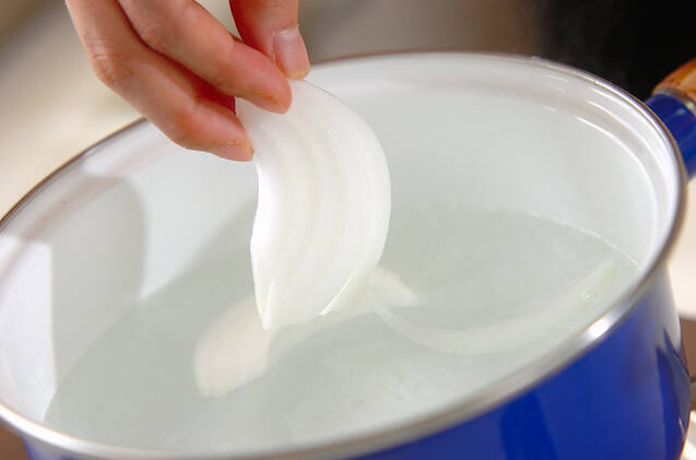 新玉ネギの青のり和えの作り方の手順1