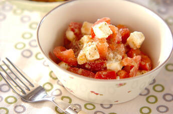 トマトとクリームチーズのバジル和え