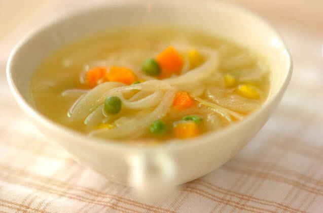 たっぷり玉ネギのコンソメスープ