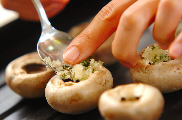 マッシュルームの香草パン粉焼きの作り方の手順2