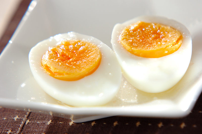 ゆで卵のゴマ油がけ 副菜 レシピ 作り方 E レシピ 料理のプロが作る簡単レシピ