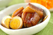 豚肉の黒砂糖煮