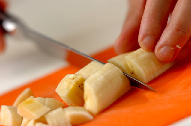 バナナミルク＆キャラメルソースの台湾風かき氷の作り方の手順1