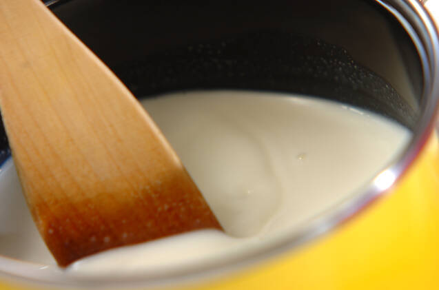 バナナミルク＆キャラメルソースの台湾風かき氷の作り方の手順2