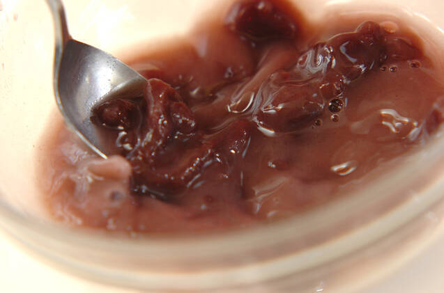 わらび餅入り冷やししるこの作り方の手順1