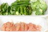 ささ身と緑の野菜のソテーの作り方の手順1