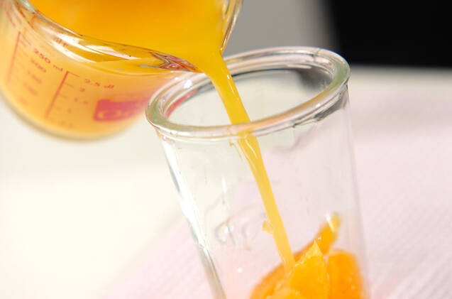 オレンジミルクジュースの作り方の手順2