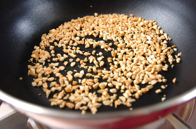 リンゴのラム酒ソテーの作り方の手順2