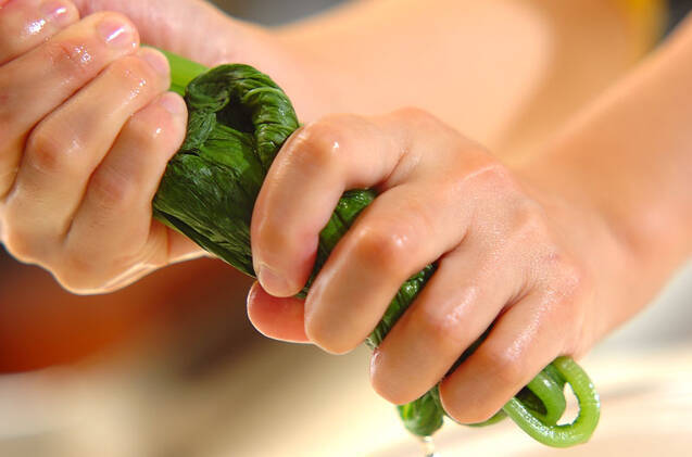 小松菜と甘辛ジャコの和え物の作り方の手順1