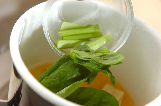 高野豆腐と小松菜の煮びたしの作り方の手順2