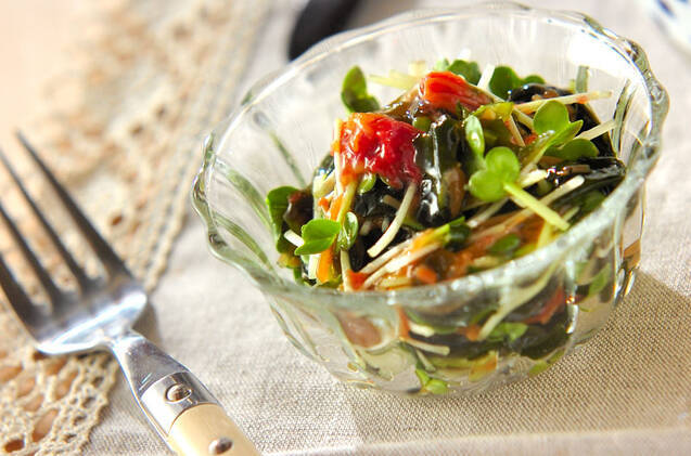 ワカメのナメタケ和え