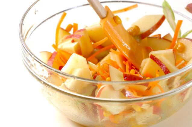 セロリとリンゴのサラダの作り方の手順4