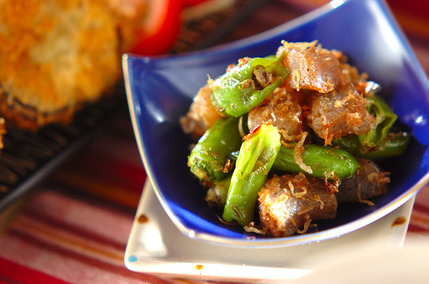 シシトウとコンニャクのおかか和え