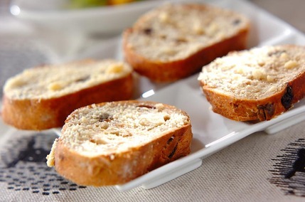 クルミパンのチーズラスク