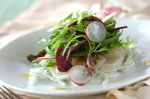 新玉ネギマリネとホタテの春のカルパッチョ