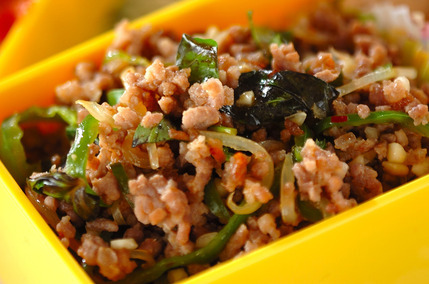 豚肉とバジルのそぼろ