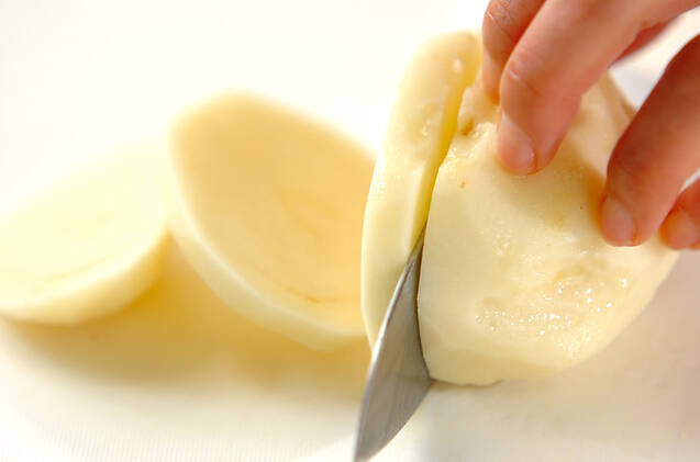 ジャガイモのレモンバター炒めの作り方の手順1