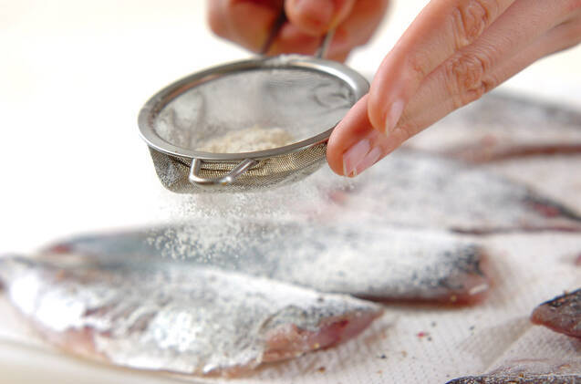 アジのムニエルの作り方の手順1