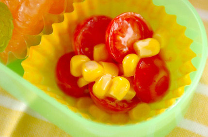 プチトマトとコーンのサラダ