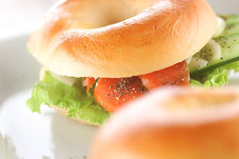 サーモンクリームベーグル