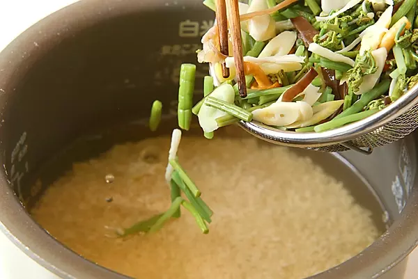 素朴なおいしさ！もちもち山菜おこわの作り方1