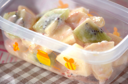 フルーツのヨーグルト和え