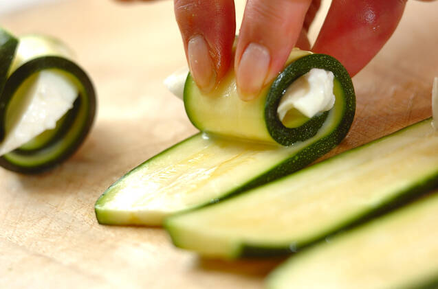 ズッキーニのフリットの作り方の手順2