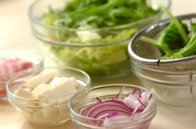 炒めベーコンと豆腐のサラダの作り方の手順1