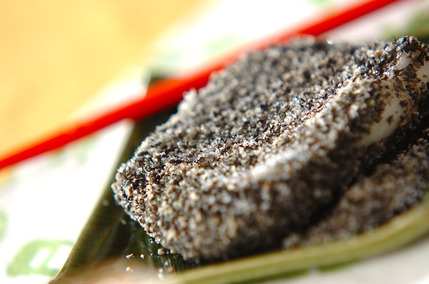 餅のゴマまぶし