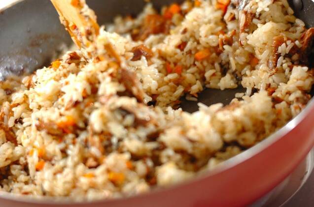 サンマの卵包みチャーハンの作り方の手順5