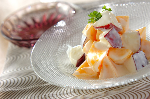 5. 柿とりんごのサラダ