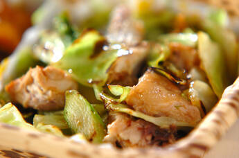 みそサバとキャベツの炒め物