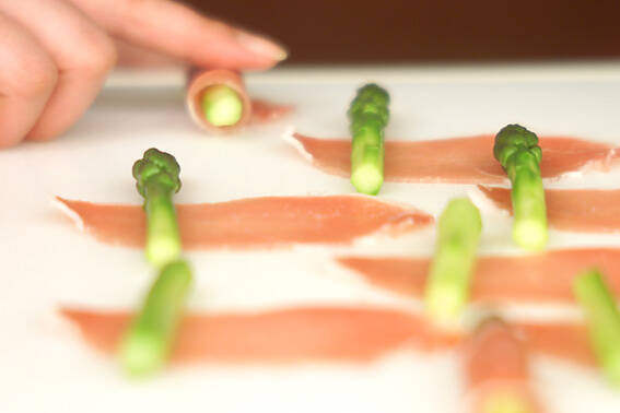 チーズボウルと生ハムロールの作り方の手順4