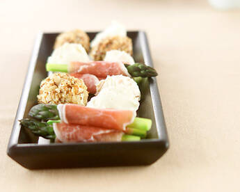 チーズボウルと生ハムロール