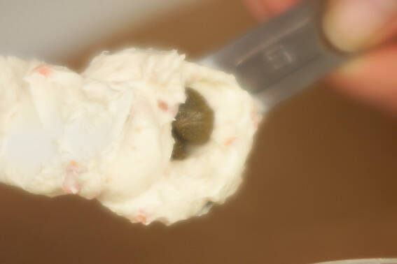 チーズボウルと生ハムロールの作り方の手順2