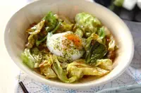 キャベツと天かすのソース炒め