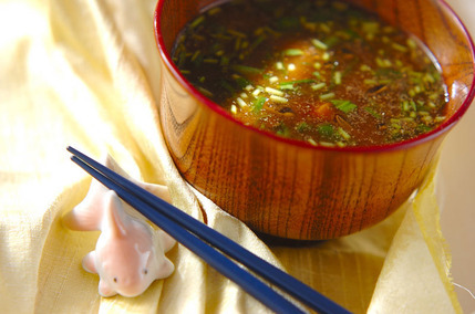 ジュンサイの赤だし