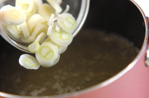 ゴマ風味のみそ汁の作り方の手順4