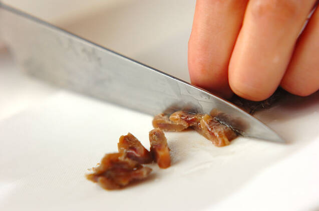 キャベツのガーリックオイル漬けの作り方の手順1