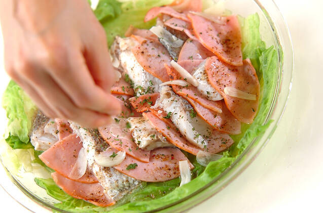 白身魚とハムのワイン蒸の作り方の手順5